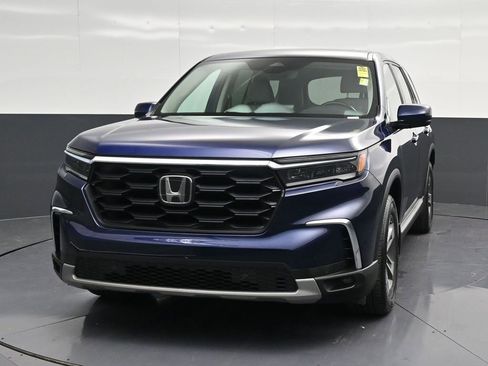 Used 2025 Honda Pilot EX-L image 6