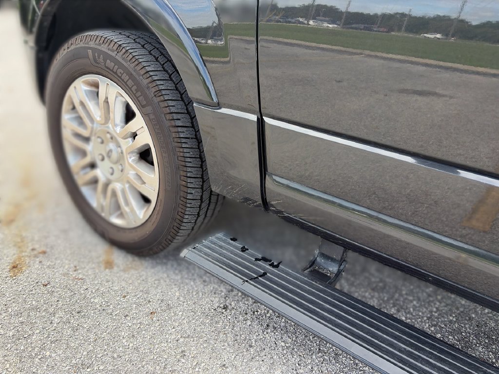 Used 2012 Ford Expedition Limited RWD image 16