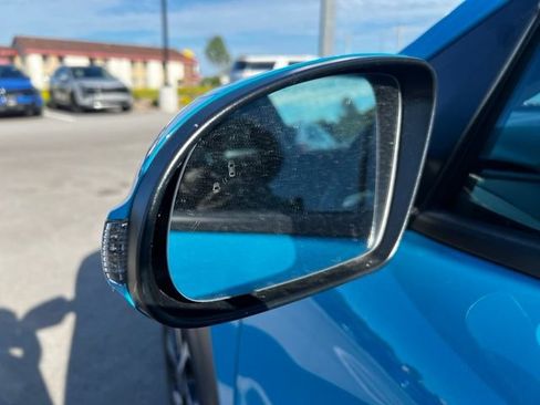 Used 2022 Hyundai Kona Limited AWD/4WD image 5