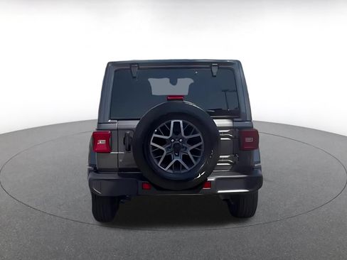 Used 2025 Jeep Wrangler Unlimited Sahara AWD/4WD image 8