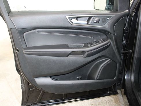 Used 2024 Ford Edge Titanium image 19