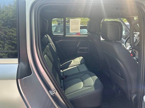 Certified 2024 Land Rover Defender 110 X-Dynamic SE AWD/4WD image 12