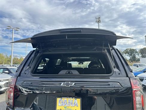 Used 2023 Chevrolet Suburban RST w/ Sport Performance Package image 41