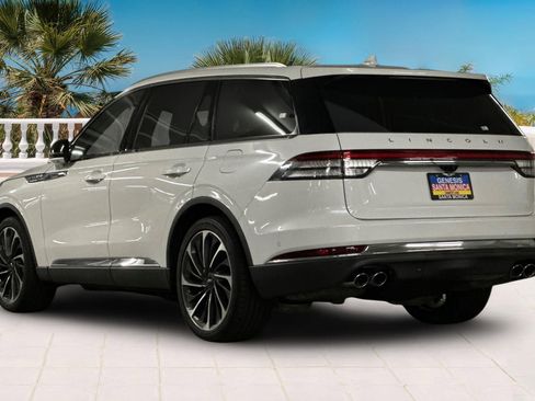Used 2020 Lincoln Aviator Reserve w/ Equipment Group 202A image 6