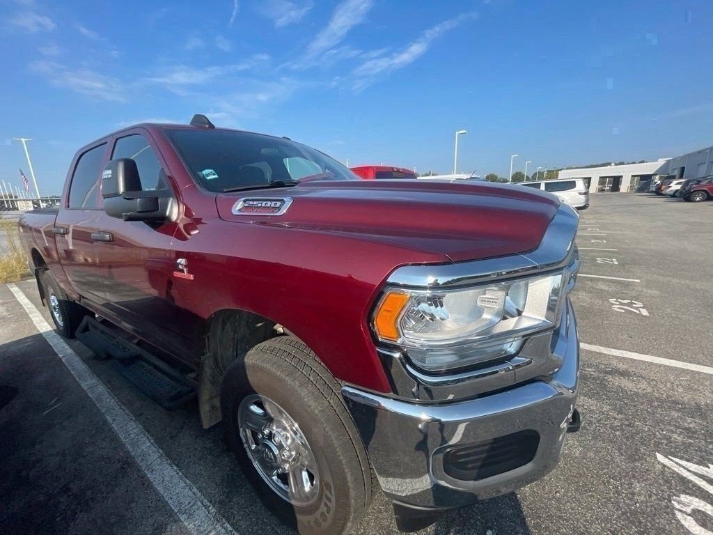 Used 2024 RAM 2500 Tradesman w/ Chrome Appearance Group AWD/4WD image 7