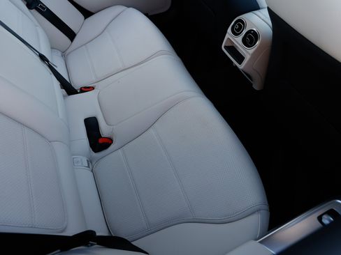 Used 2024 Mercedes-Benz C 300 Sedan image 15