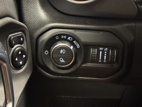 Used 2022 Jeep Gladiator Mojave w/ LED Lighting Group AWD/4WD image 33