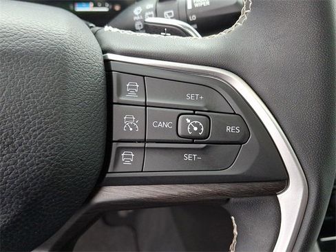 Used 2024 Jeep Grand Cherokee Limited 4xe image 18