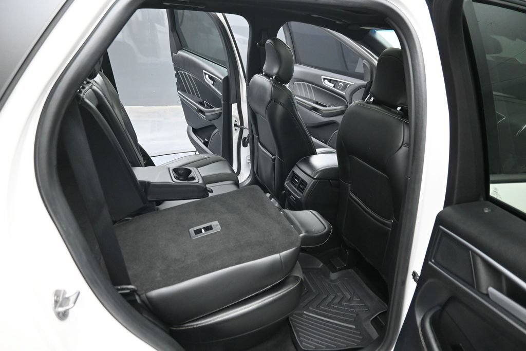 Used 2019 Ford Edge ST w/ Equipment Group 401A AWD/4WD image 32