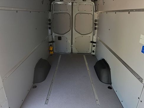 New 2024 Mercedes-Benz eSprinter 170 Cargo image 15