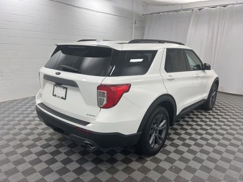 Used 2023 Ford Explorer XLT w/ Equipment Group 202A AWD/4WD image 5