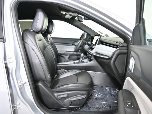 Used 2024 Jeep Compass Latitude AWD/4WD image 13
