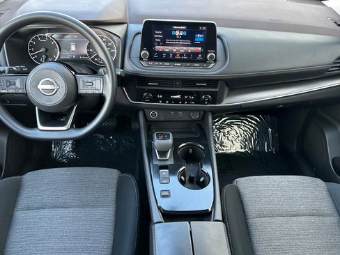 Certified 2023 Nissan Rogue SV FWD image 15