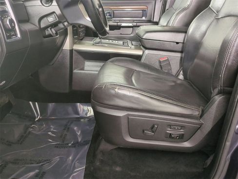 Used 2013 RAM 1500 Laramie w/ Convenience Group image 18