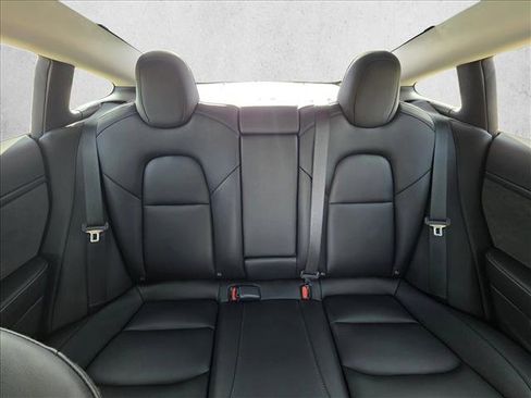 Used 2021 Tesla Model 3 Performance image 15