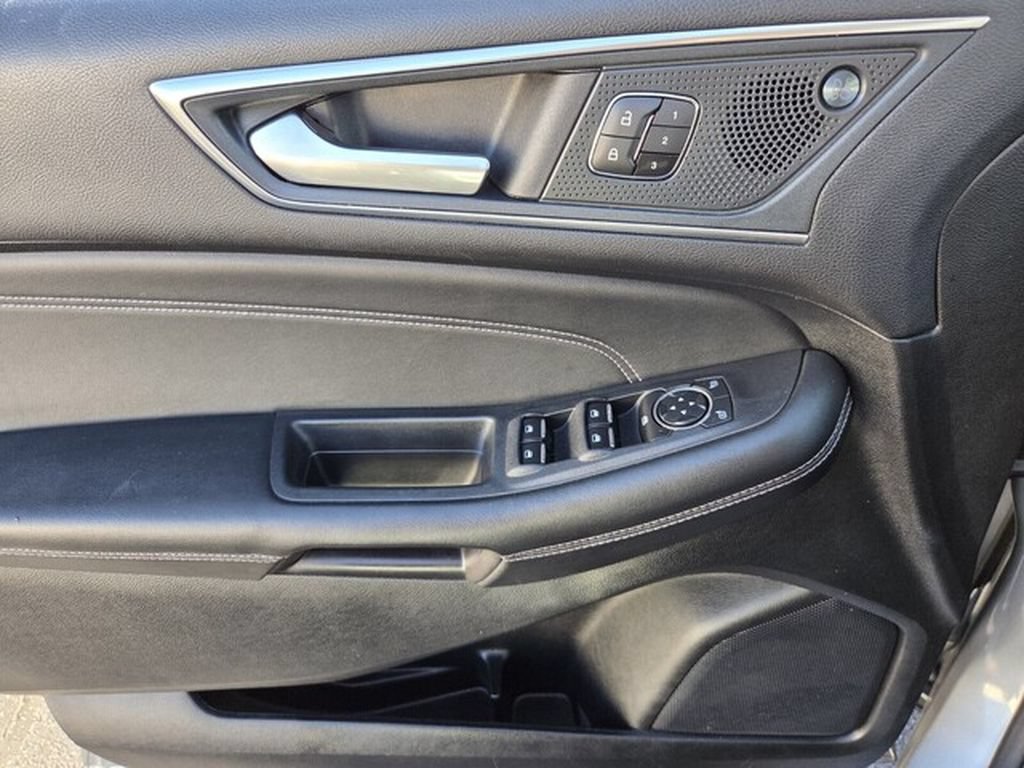 Used 2024 Ford Edge Titanium AWD/4WD image 25