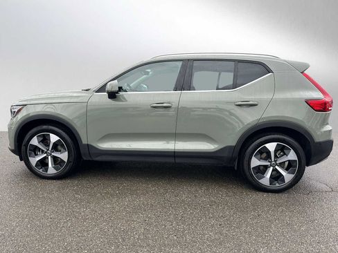 Certified 2025 Volvo XC40 B5 Plus AWD/4WD image 7