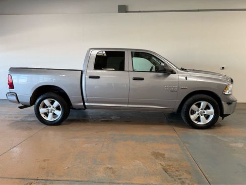 Used 2023 RAM 1500 Classic SLT AWD/4WD image 6