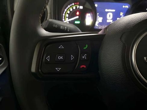 Used 2024 Jeep Wrangler Unlimited AWD/4WD image 29