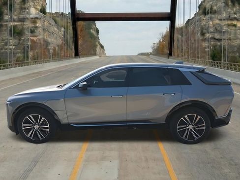 New 2026 Cadillac Lyriq Premium Luxury w/ LPO, Floor Liner Package AWD/4WD image 5