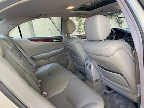 Used 2004 Lexus ES 330 w/ Premium Pkg FWD image 7