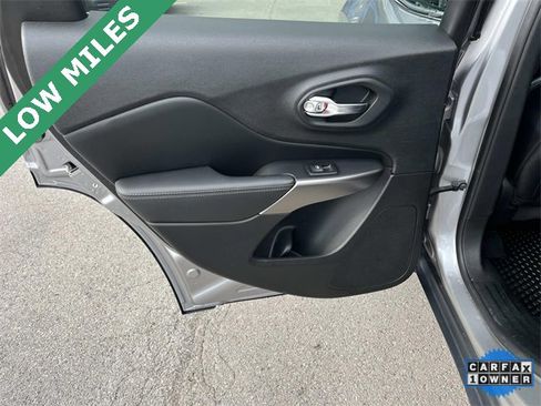 Certified 2019 Jeep Cherokee Limited image 18