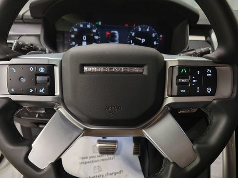 Used 2025 Land Rover Discovery Dynamic SE AWD/4WD image 24