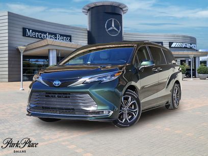 Used 2025 Toyota Sienna Platinum
