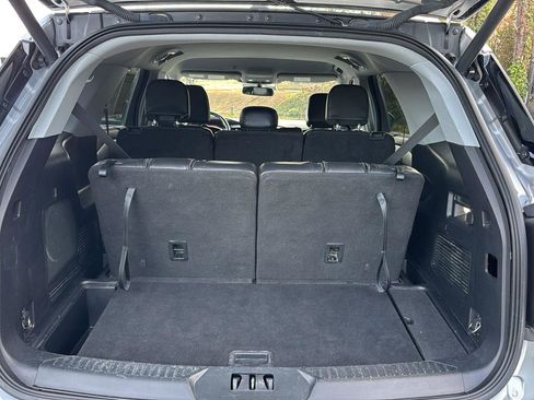 Used 2022 Ford Explorer Limited image 28