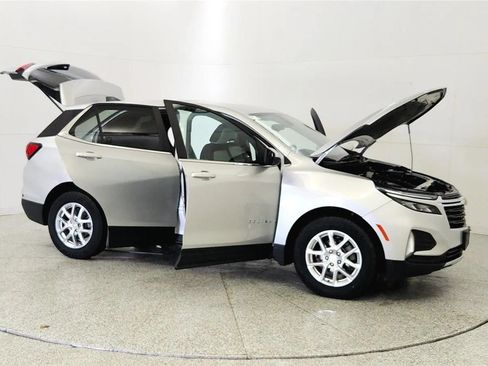 Used 2022 Chevrolet Equinox LT FWD image 9
