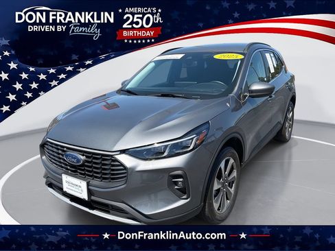 Used 2025 Ford Escape Platinum AWD/4WD image 1