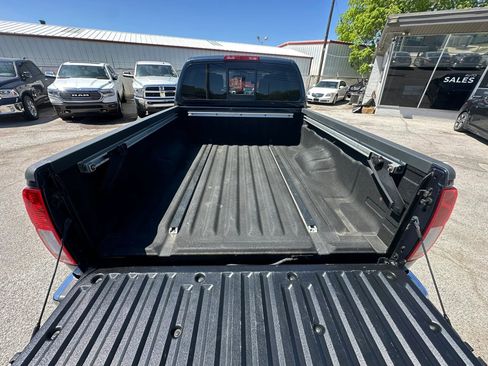 Used 2016 Nissan Frontier SV w/ SV Value Truck Package AWD/4WD image 11