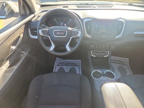 Used 2024 GMC Terrain SLE image 34