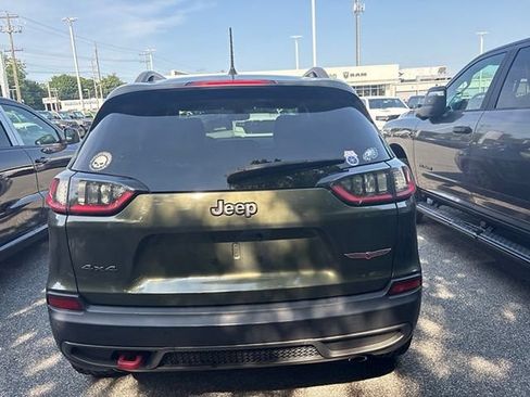 Used 2020 Jeep Cherokee Trailhawk w/ Comfort/Convenience Group AWD/4WD image 15