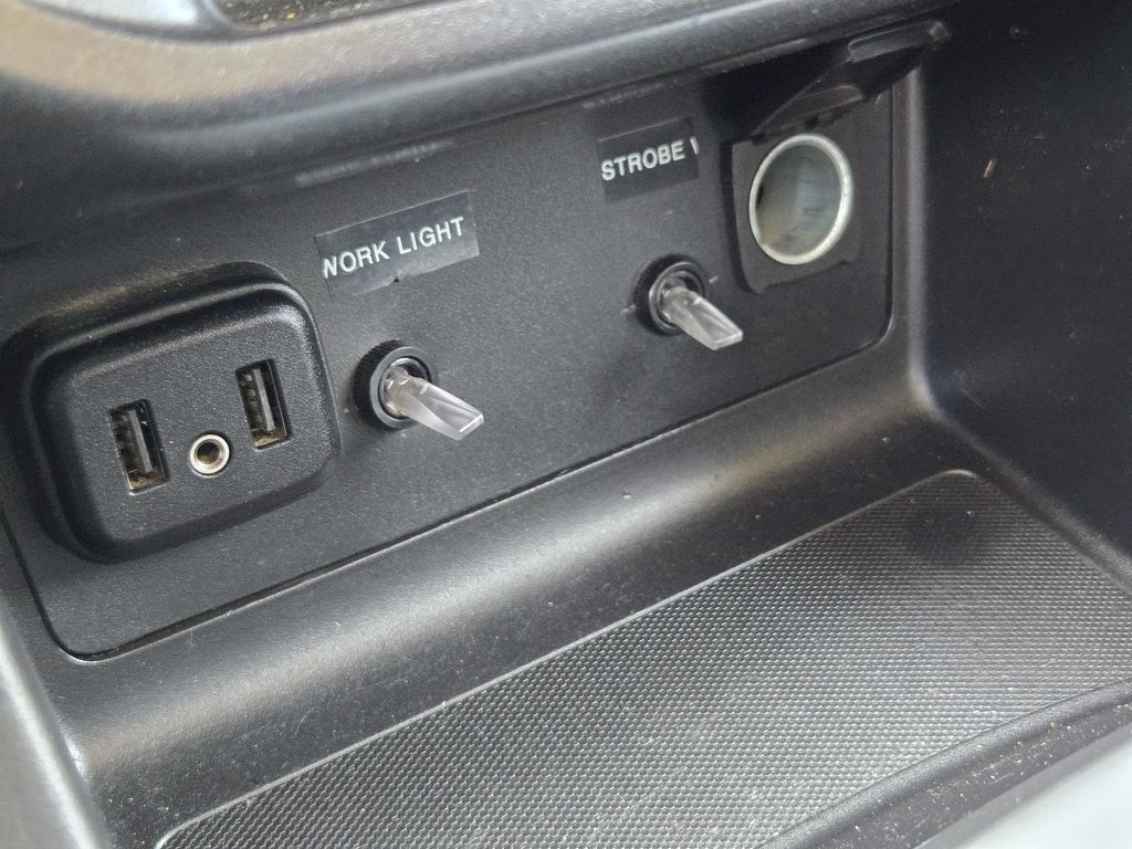Used 2022 Chevrolet Colorado LT w/ Fleet Safety Package RWD image 21