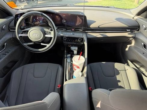 Used 2024 Hyundai Elantra SEL FWD image 14