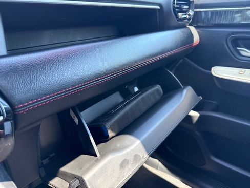 Certified 2025 Honda Pilot Black Edition image 40