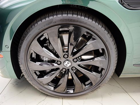 Certified 2022 Bentley Flying Spur V8 AWD/4WD image 47