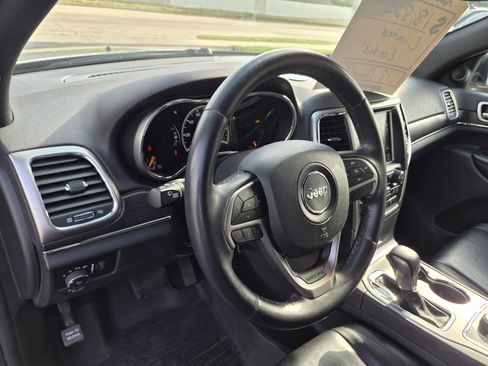 Used 2018 Jeep Grand Cherokee Limited AWD/4WD image 17