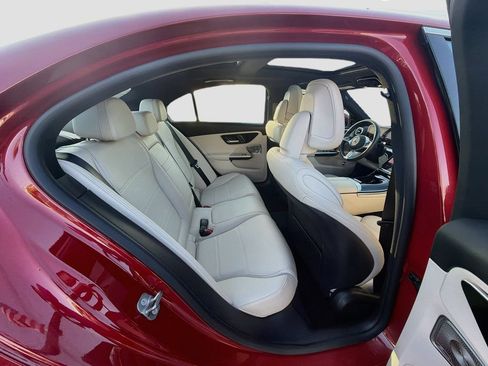 Used 2025 Mercedes-Benz C 300 4MATIC Sedan image 30