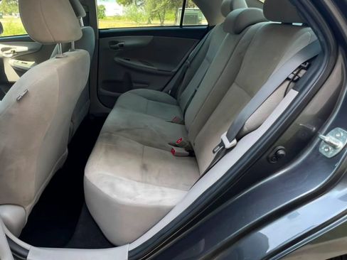Used 2013 Toyota Corolla L FWD image 29