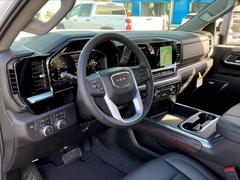New 2026 GMC Sierra 3500 SLT w/ SLT Convenience Package image 6