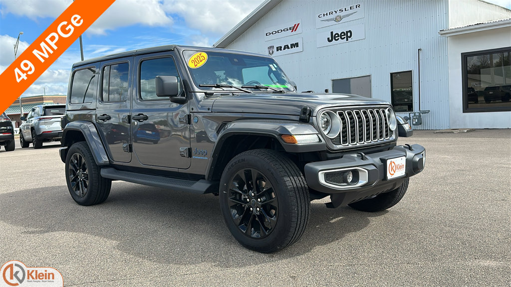 Used 2025 Jeep Wrangler Unlimited Sahara AWD/4WD image 1