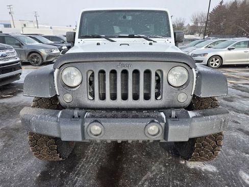Used 2016 Jeep Wrangler Unlimited Willys image 2
