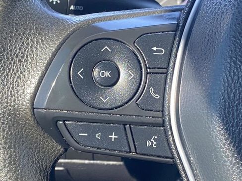 Used 2020 Toyota Camry LE image 17