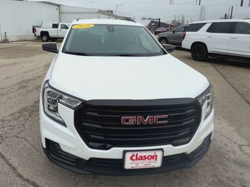 Used 2022 GMC Terrain SLE w/ Driver Convenience Package AWD/4WD image 4