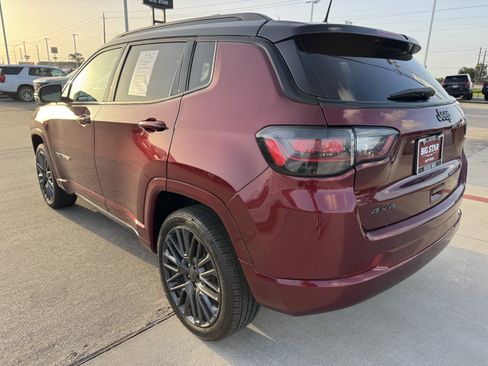 Used 2022 Jeep Compass High Altitude AWD/4WD image 8