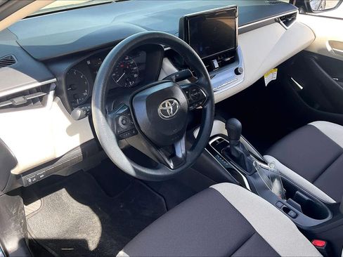 Used 2025 Toyota Corolla LE image 17