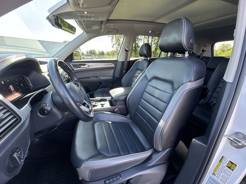 Used 2022 Volkswagen Atlas SEL Premium image 11