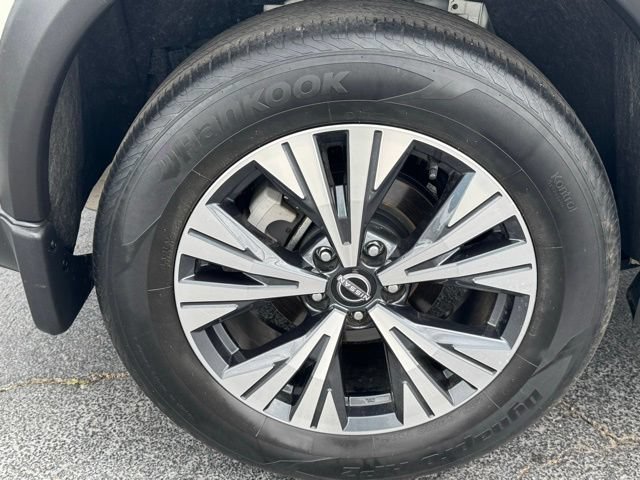 Used 2023 Nissan Rogue SV AWD/4WD image 6